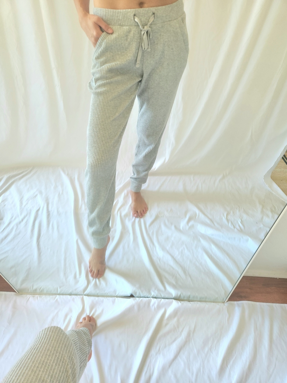 ALO Yoga Women's Ribbed Jogger Pants in Light Gray
